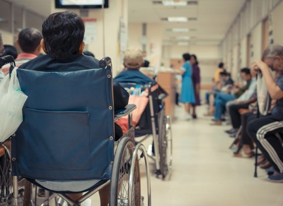 ازدحام در بیمارستان
